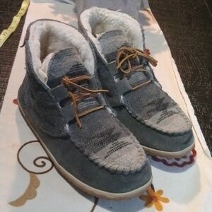 MINNETONKA ANKLE BOOTS